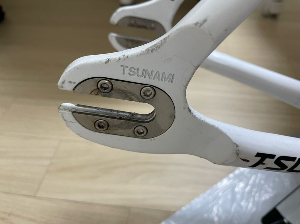 쓰나미 화이트반차 이미지