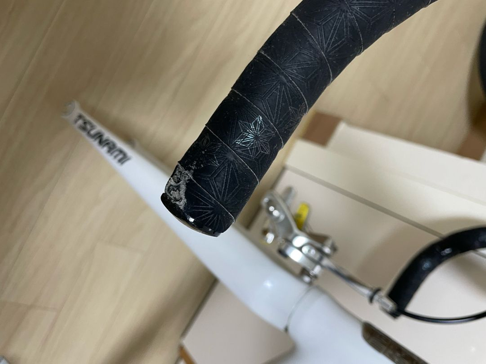 쓰나미 화이트반차 이미지