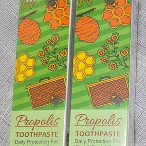 프로폴리스치약 / 유시몰, 레드씰 칫솔 / 바닐라코 마스크팩 / 헤라 퍼프