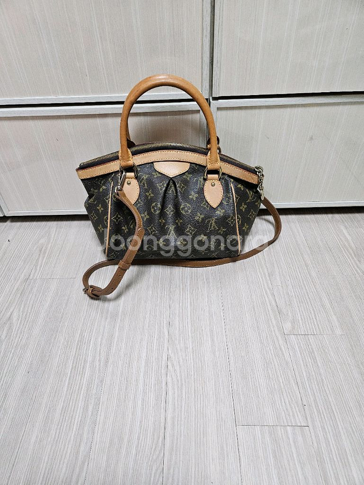 루이비통 가방 크로스백--1