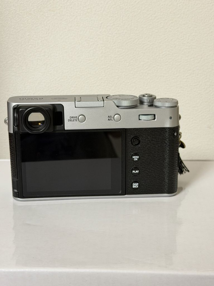 빈티지 카메라 후지필름 X100V 실버 / 풀박스 (A+급, 거의 새것/1500컷) 이미지