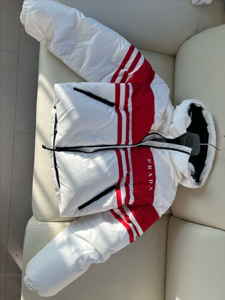 (여성) 프라다 후드크롭패딩(새상품)--1