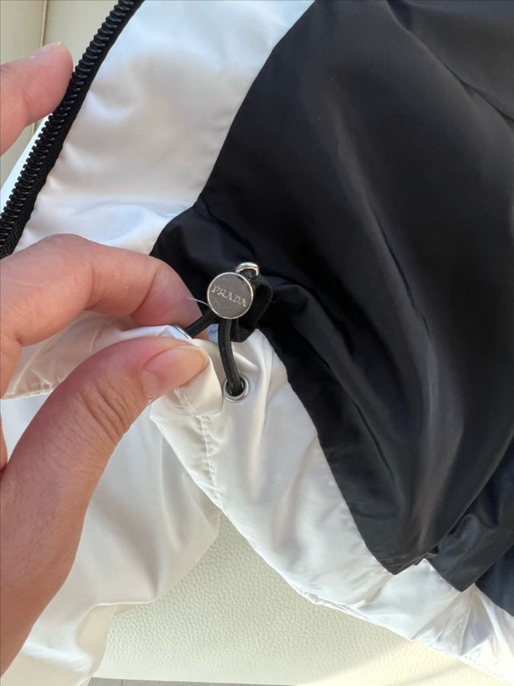 (여성) 프라다 후드크롭패딩(새상품)--5