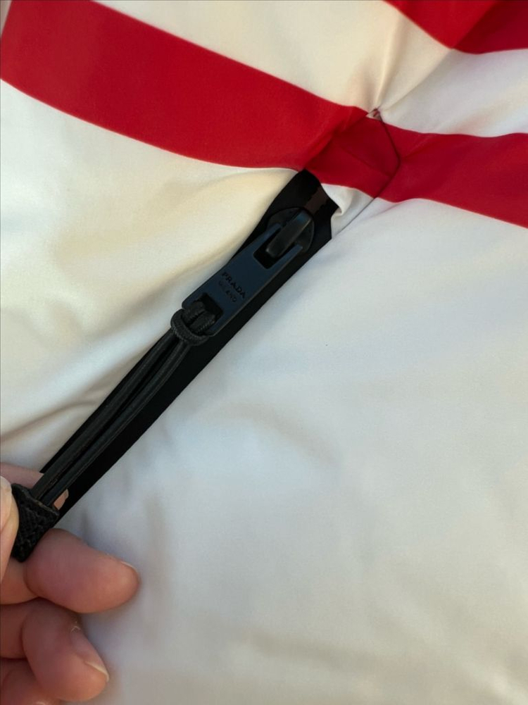 (여성) 프라다 후드크롭패딩(새상품)--8