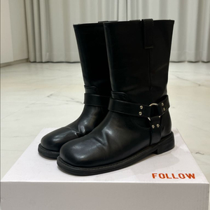 블랙 미들 부츠