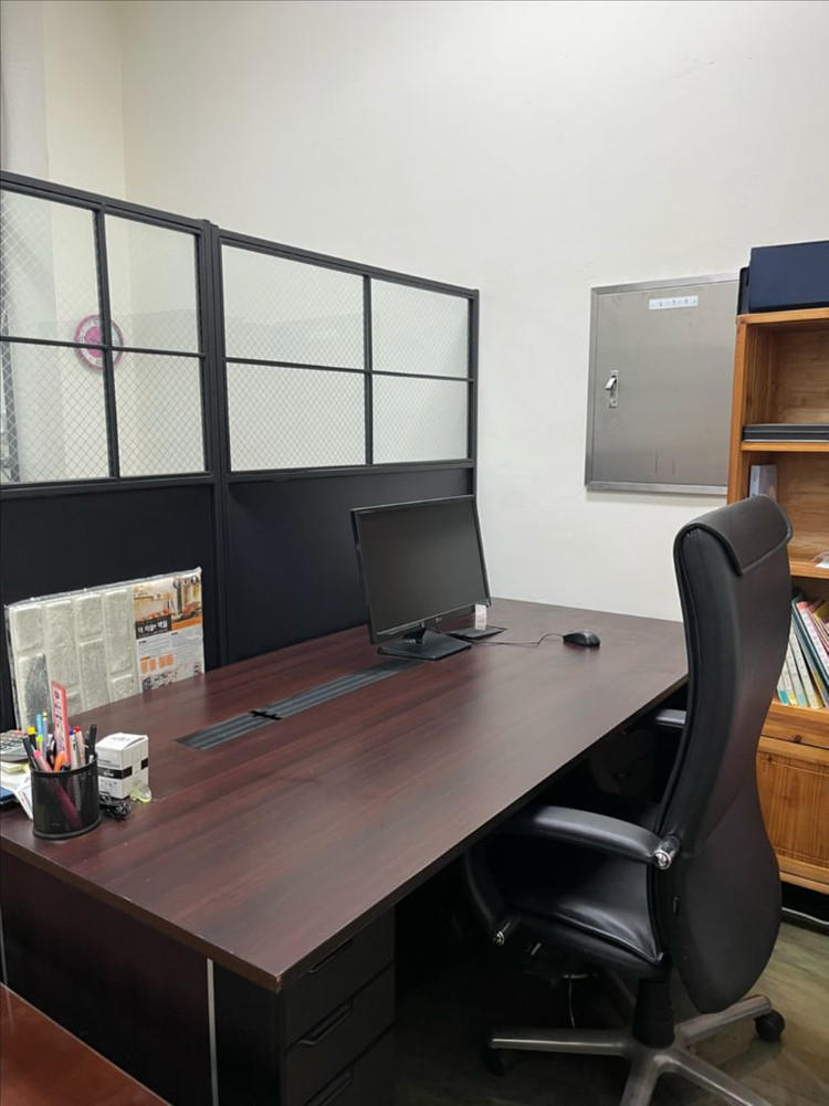 사무용 책상 & 의자--0