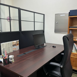 사무용 책상 & 의자