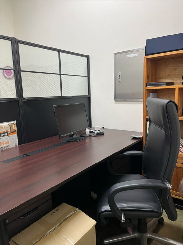 사무용 책상 & 의자--1