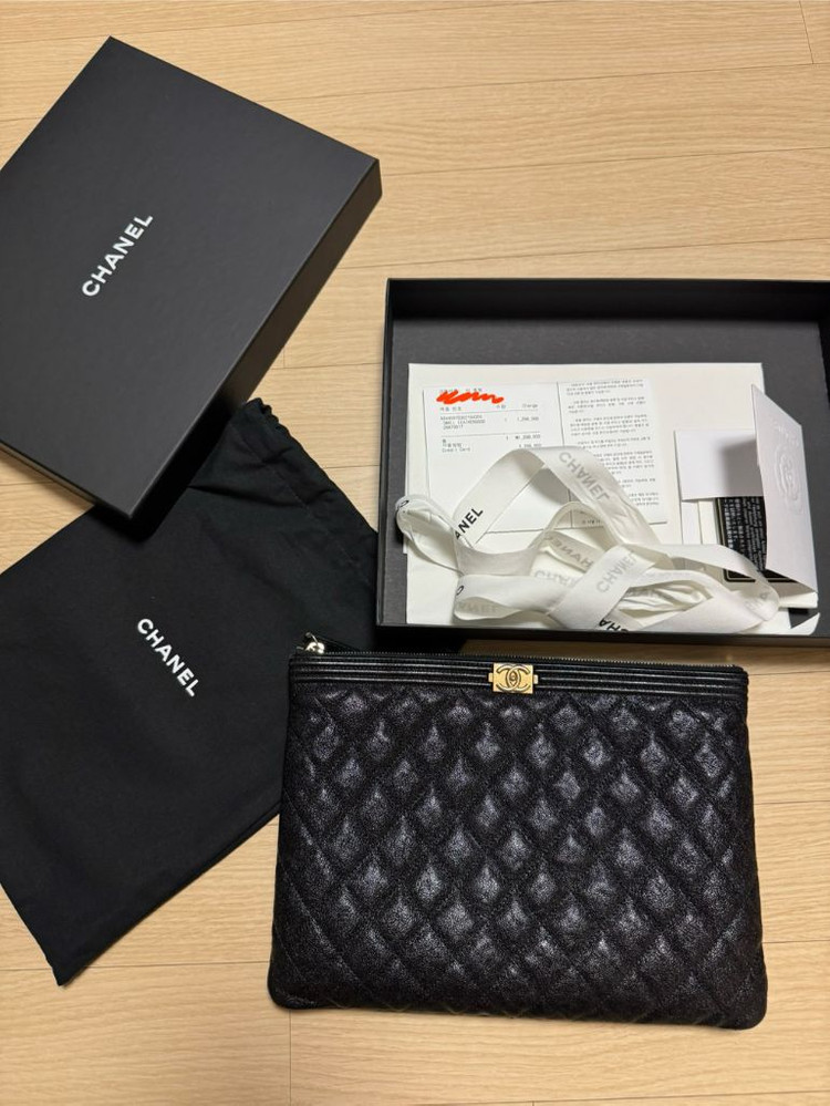 샤넬 보이클러치 미듐 캐비어 블랙--1