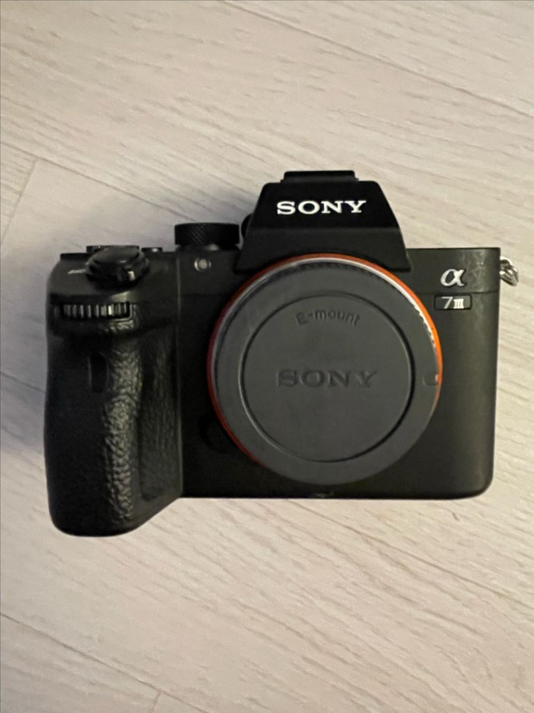 소니 A7M3 (2만컷) + 탐론 28-75 G2 (+테무 카메라 가방)--1