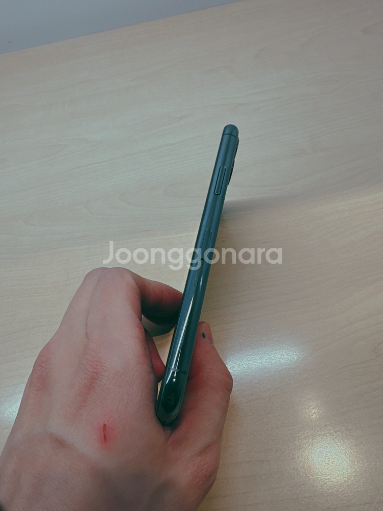 아이폰 11프로 그린 256기가 팝니다--5