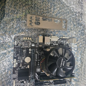 인텔 I3-7100 보드셋(반본체) 팝니다.