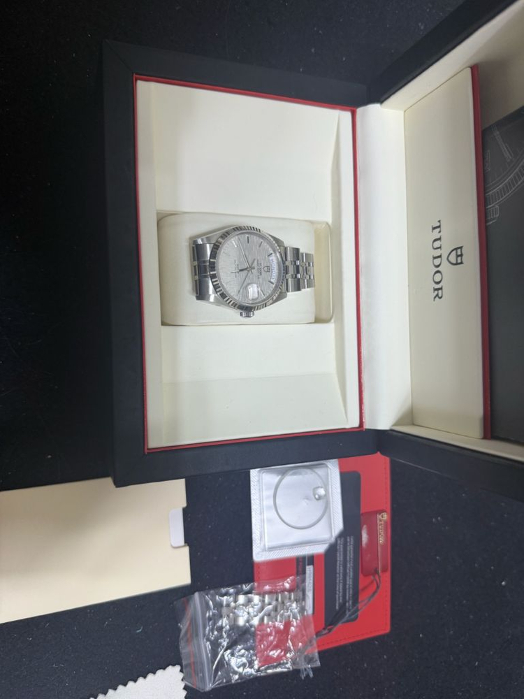 튜더 프린스 76214 이미지