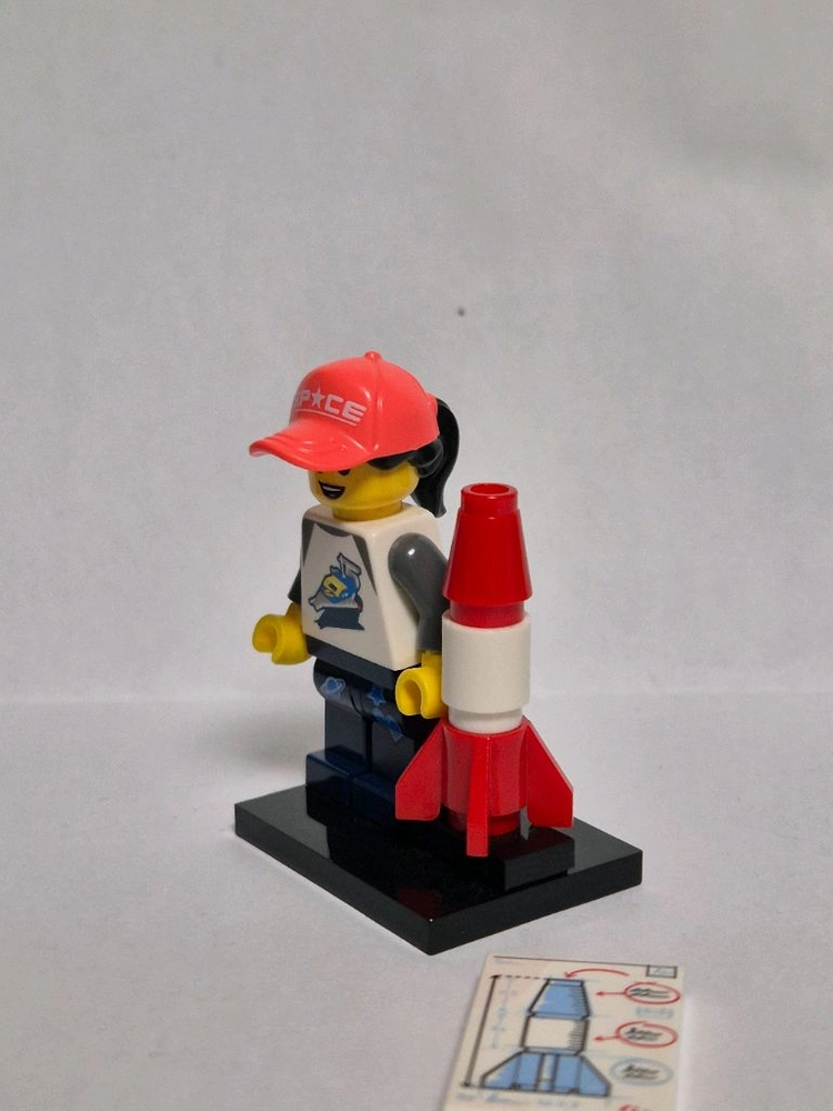 레고 스페이스 팬, NASA 걸 미니피겨(71027) 이미지
