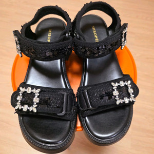 미소페 스트랩 샌들 240mm. 굽 약 5cm. 이미지