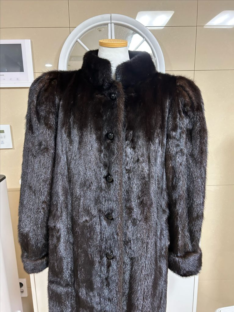 입생로랑(YSL) Fourrures 정품 빈티지 리얼 밍크 롱코트--1