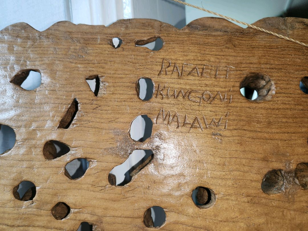 아프리카 민속 나무 조각 장식품 이미지