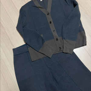 21년 일라일 ILAIL 울100% 헤링본 니트 셋업 세트 가디건 팬츠 바지 올드머니룩 라운지룩