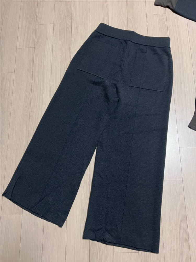 21년 일라일 ILAIL 울100% 헤링본 니트 셋업 세트 가디건 팬츠 바지 올드머니룩 라운지룩--4