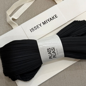 이세이미야케 플리츠플리즈 베이직 스커트 3사이즈 새상품 블랙