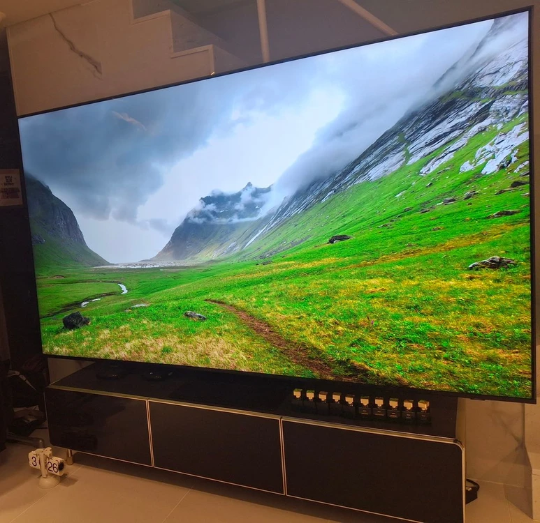 98인치 QLED TV 이미지