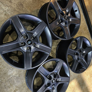 랜드로버 디펜더 P250 순정 20인치 중고휠