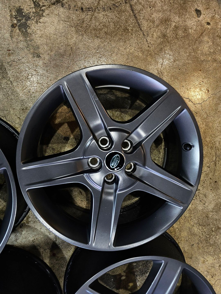 랜드로버 디펜더 P250 순정 20인치 중고휠--3