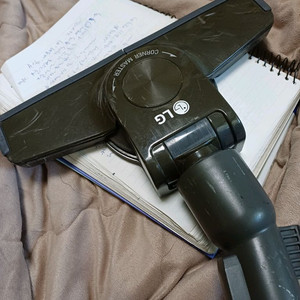 엘지 청소기K83. 코너팍팍 흡입구. 중고 팝니다