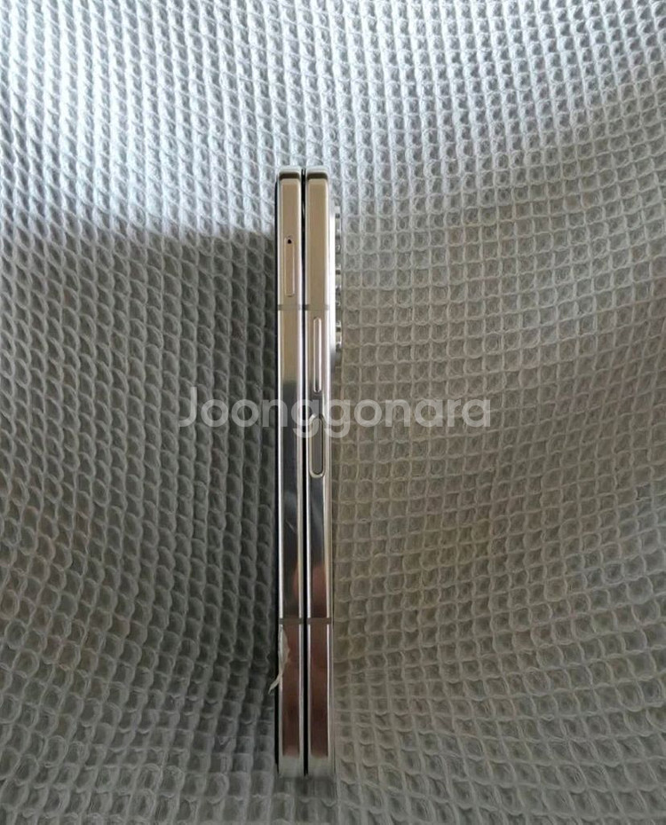 삼성 갤럭시 z폴드5 512GB 화이트 색상--1