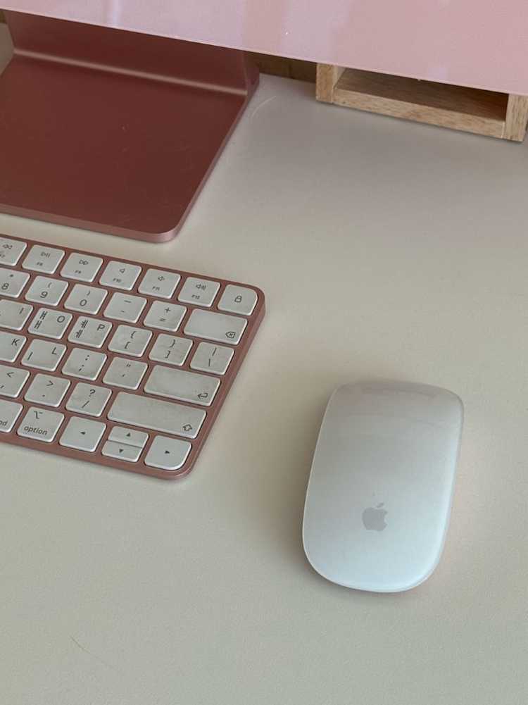 아이맥 m1 8기가 + 매직마우스 + 매직키보드 이미지