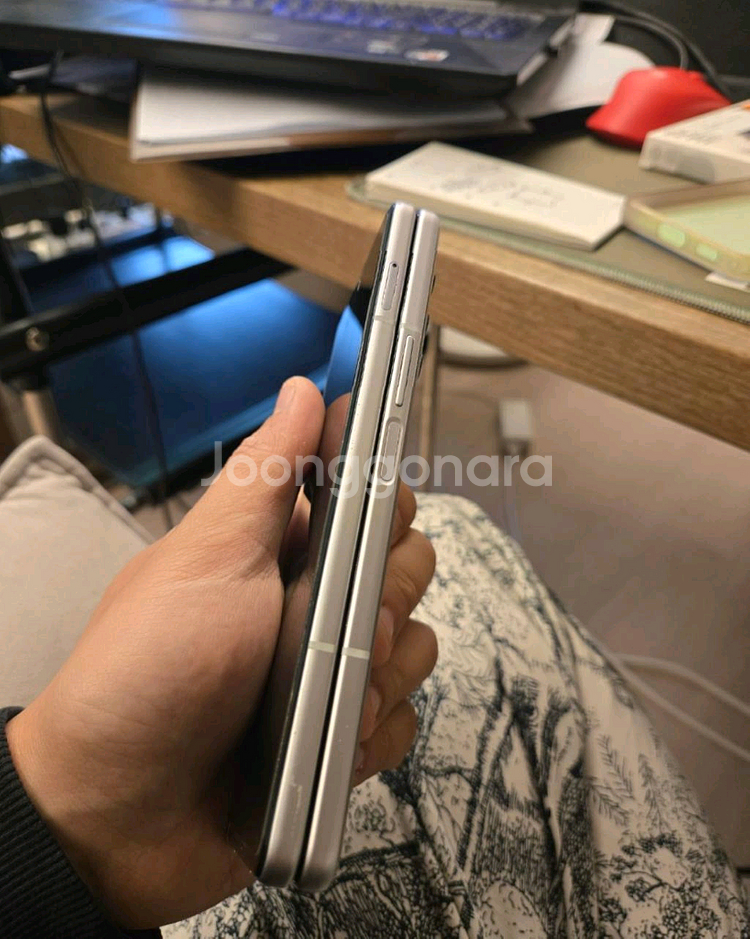 갤럭시 z폴드3 512기가 판매합니다.--4