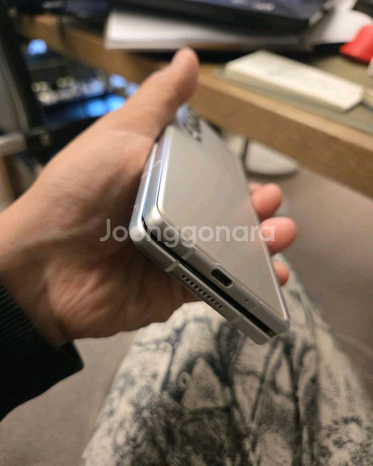 갤럭시 z폴드3 512기가 판매합니다.--5