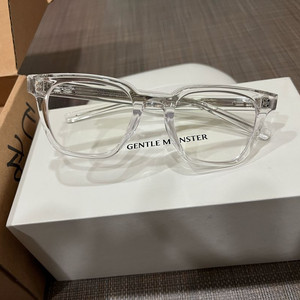 젠틀몬스터 칼 안경테 이미지
