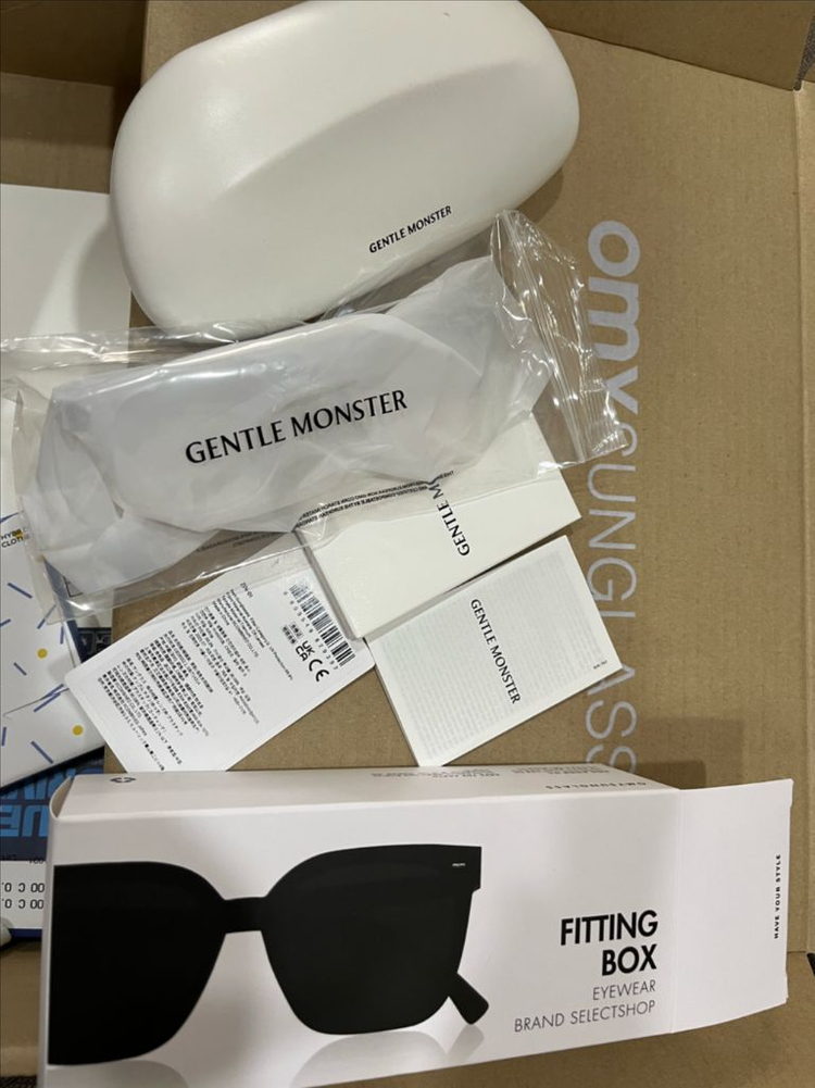 젠틀몬스터 칼 안경테 이미지