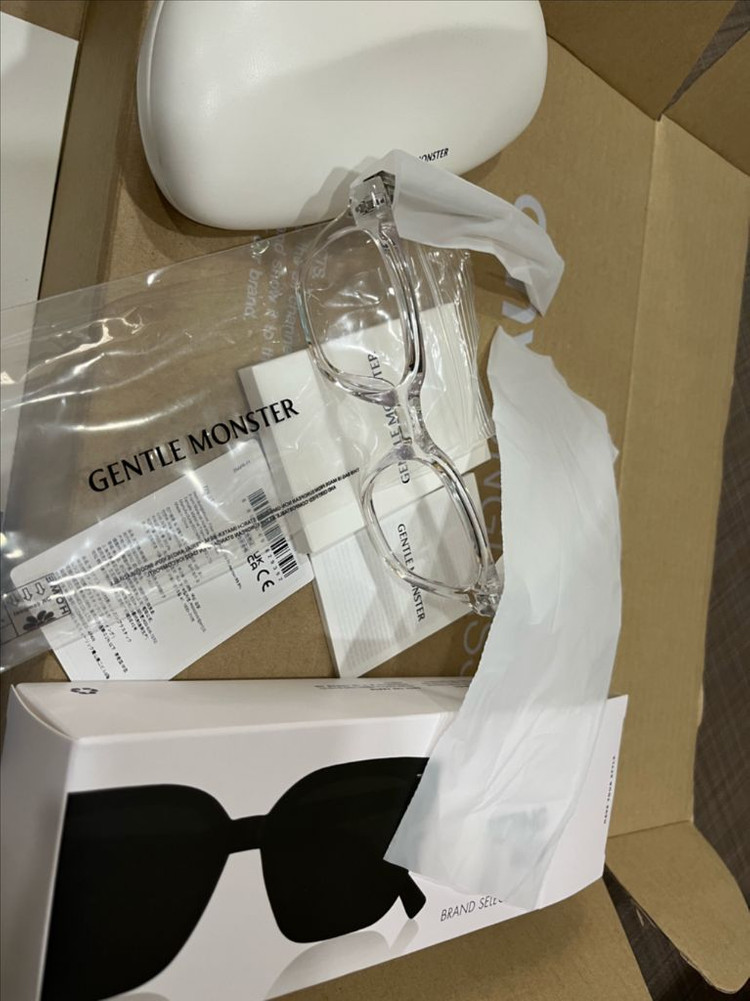 젠틀몬스터 칼 안경테 이미지