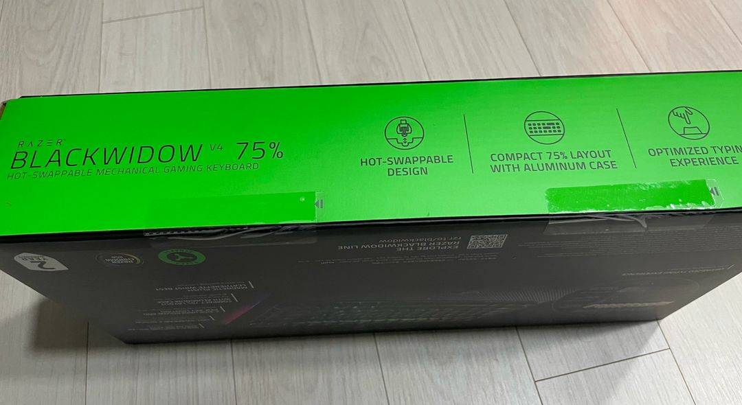[미개봉/새상품] 레이저 블랙위도우 V4 75% 기계식 키보드 / KR--1