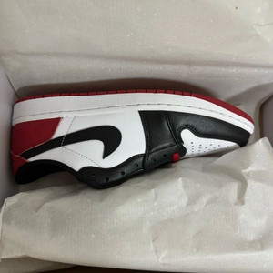 조던 1 레트로 로우 0G 블랙토 275 새상품 판매해요 이미지