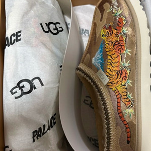 어그 x 팔라스 타스만 슬리퍼 체스트넛 카모 280 판매해요 이미지