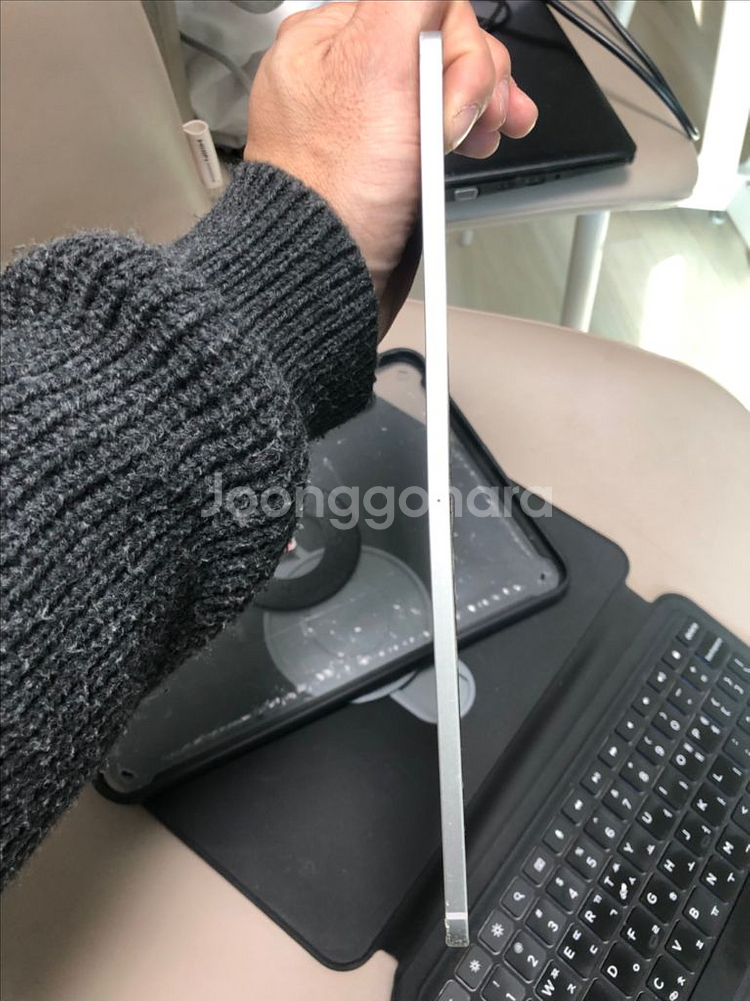 아이패드프로 11 1세대 256 셀룰러--7