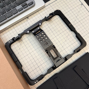 스몰리그 MD5058 아이패드 미니 Mini 6 7 케이지 팝니다.