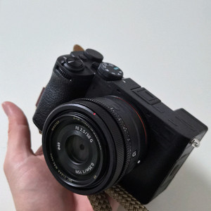 소니 a7c2 블랙 + FE 50/f2.5G 렌즈 팝니다(신동품, 구매 한달차)