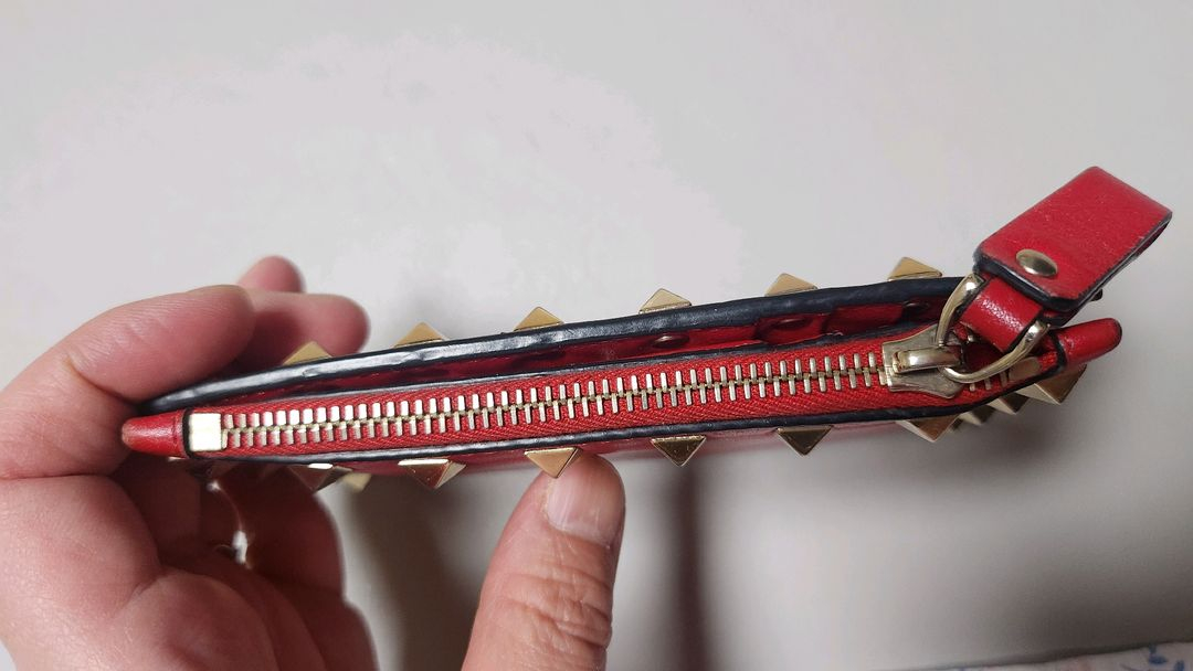 발렌티노 락스터드 지갑--1