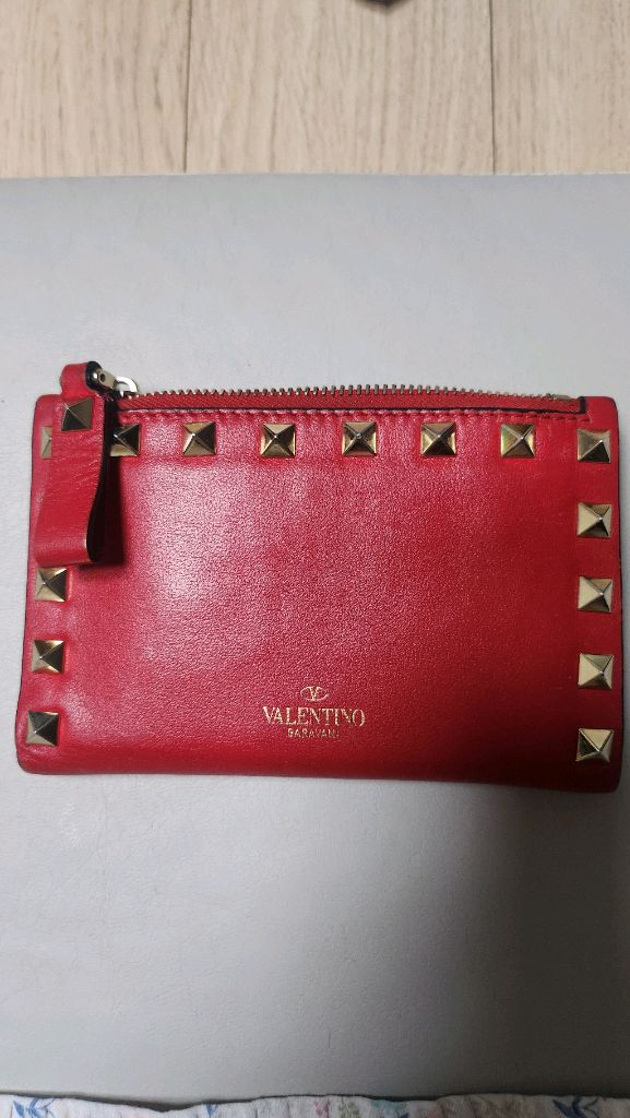 발렌티노 락스터드 지갑--4
