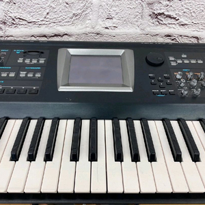 롤랜드 V-Synth 신디사이저