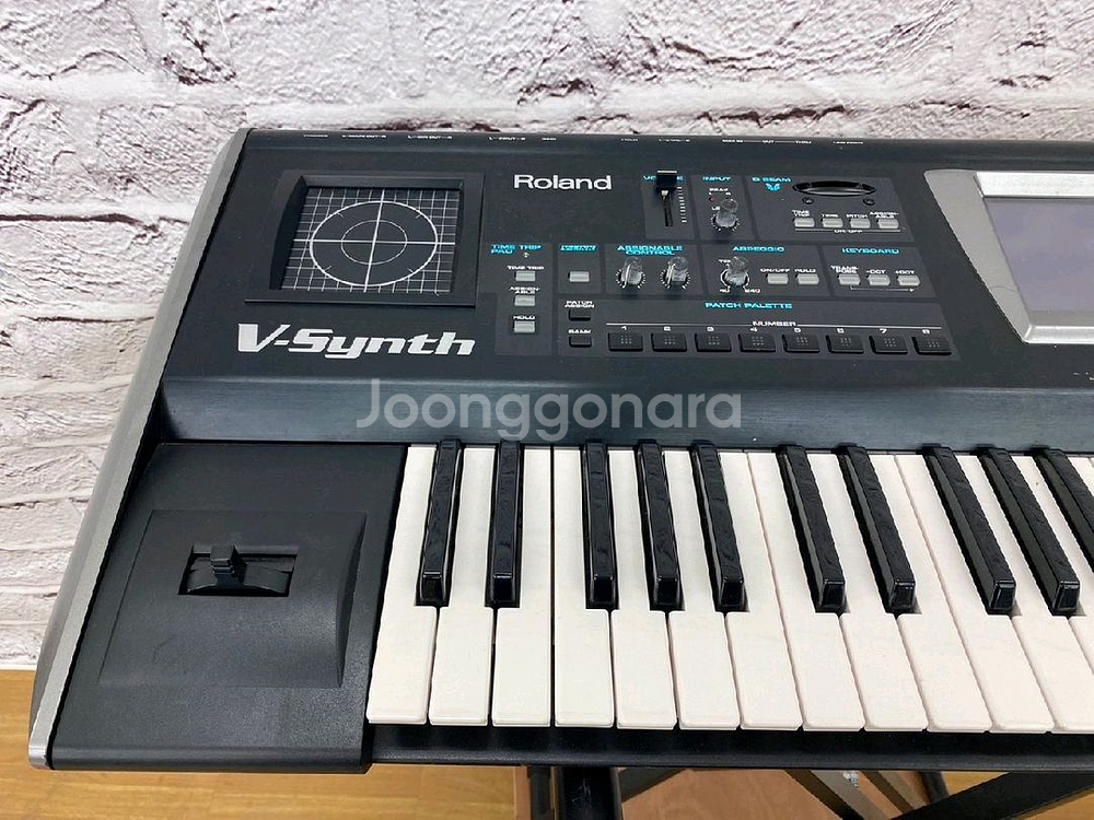 롤랜드 V-Synth 신디사이저--1