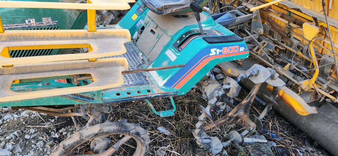 장기간 미사용 대동 승용이앙기 작업기 운반차 4WD 사륜구동--1