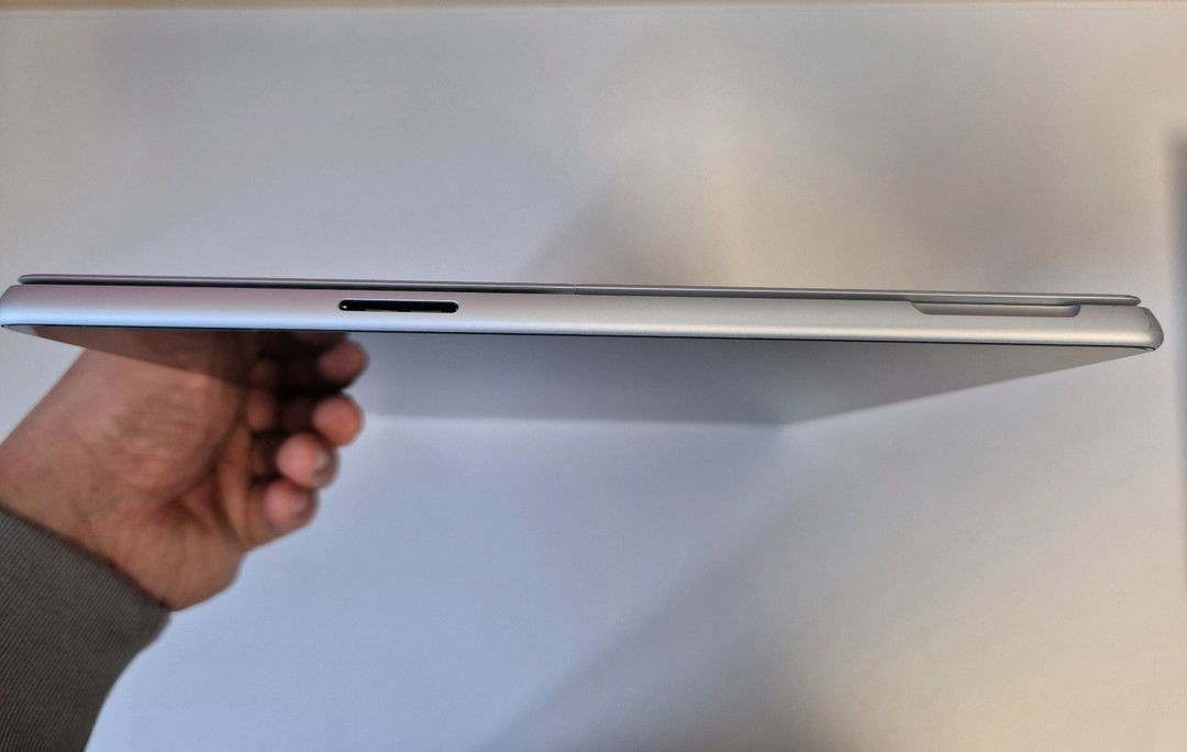 Microsoft 서피스 프로11 X Plus 10코어 풀박스--5