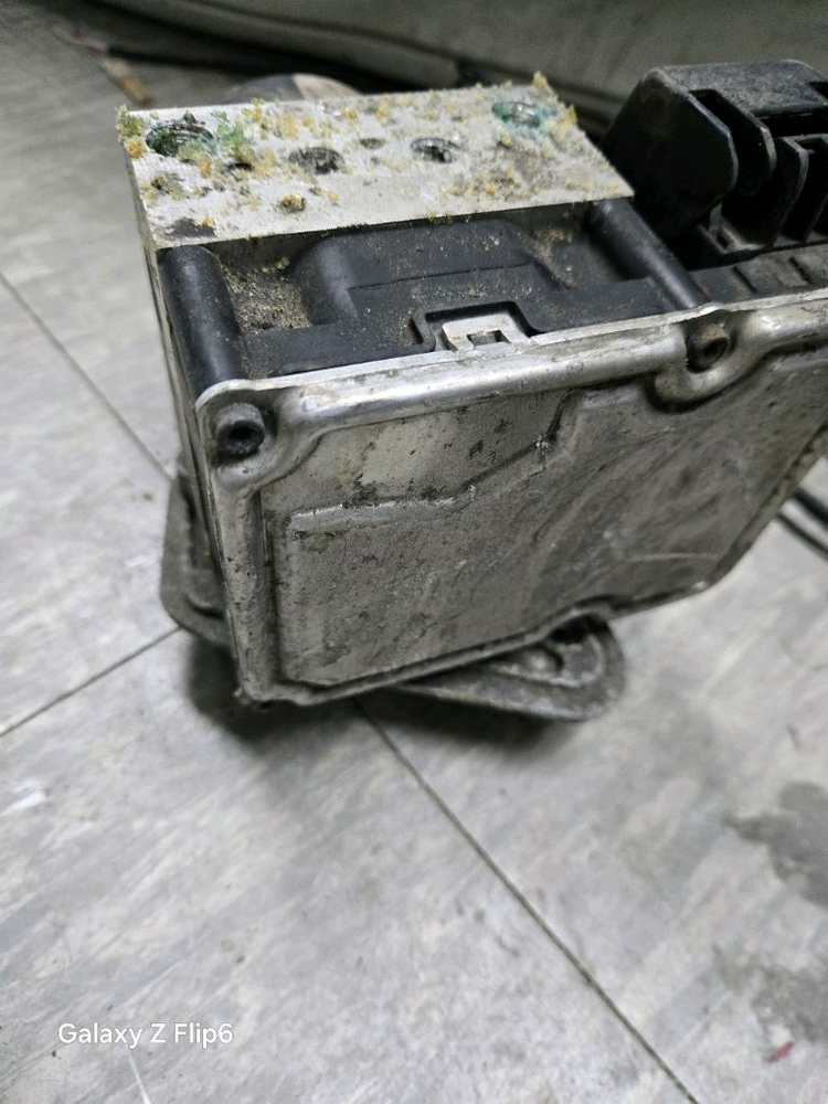 벤츠 S클래스 w221. ABS 모듈--3