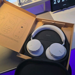 부산 AKG N9 HYBRID 무선헤드폰 화이트