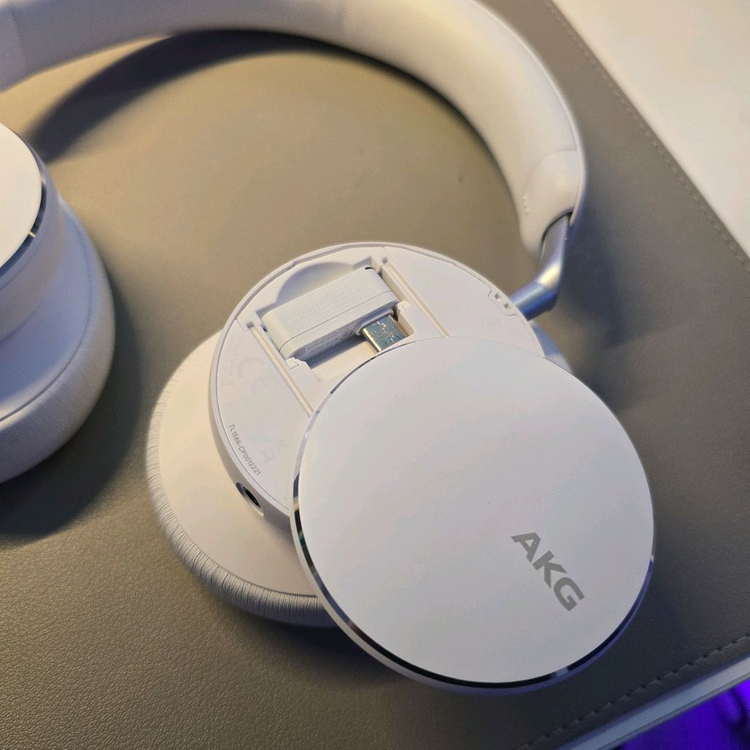 부산 AKG N9 HYBRID 무선헤드폰 화이트 이미지
